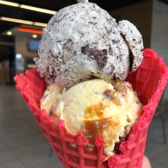 Meet your Posher! - Picture 4 of 4